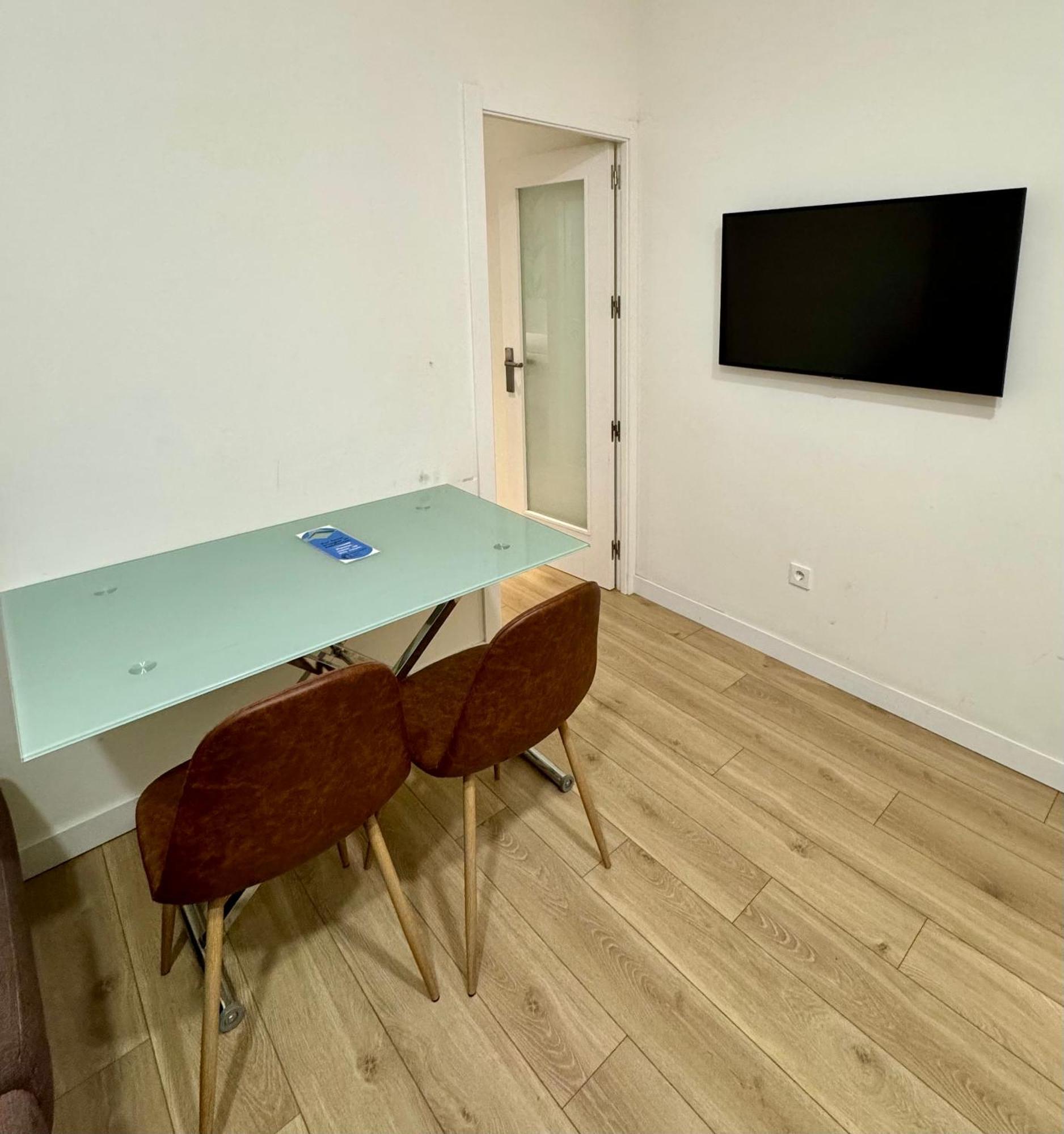 Apartamentos Apolo Madrid Kültér fotó