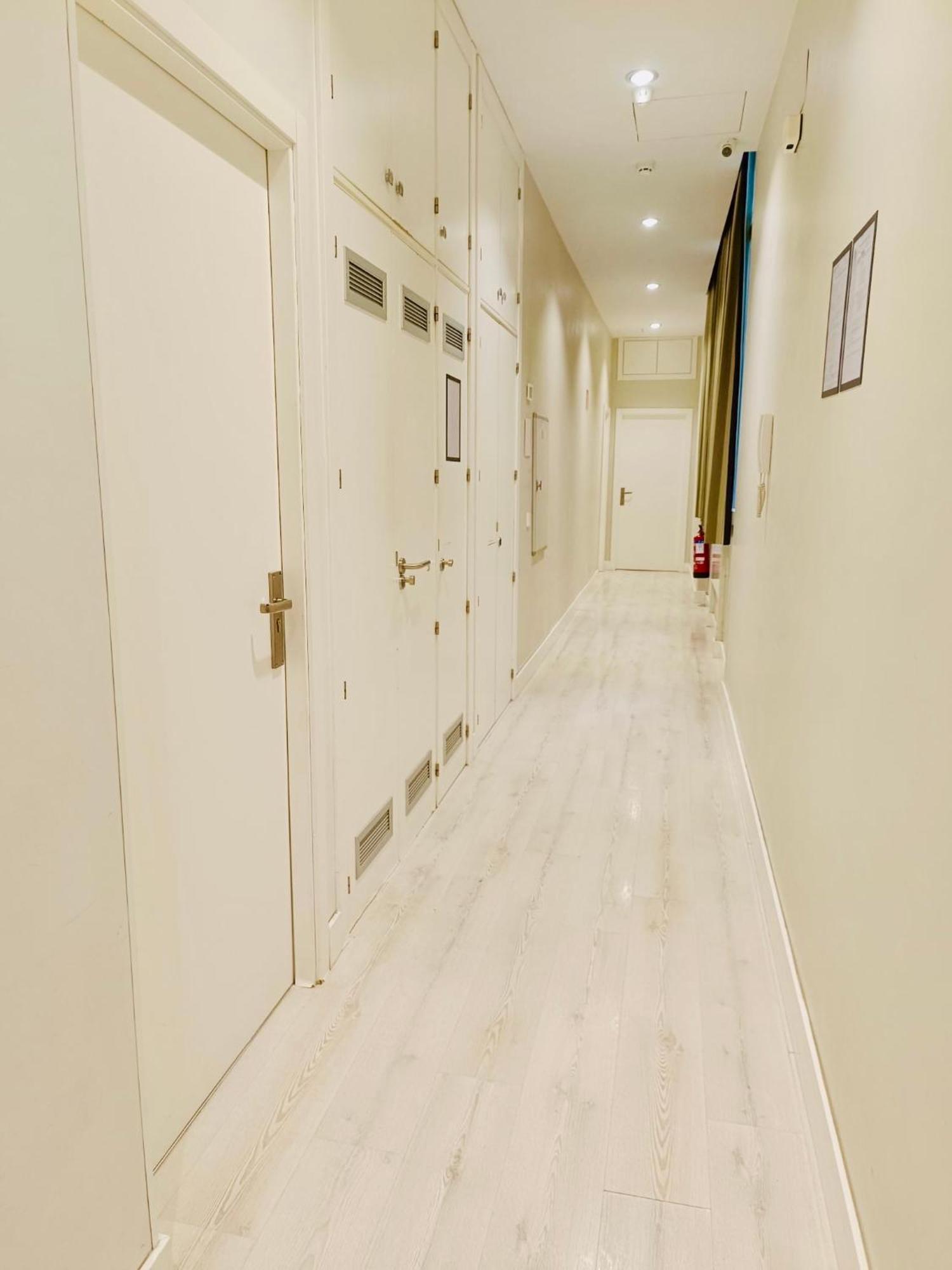 Apartamentos Apolo Madrid Kültér fotó