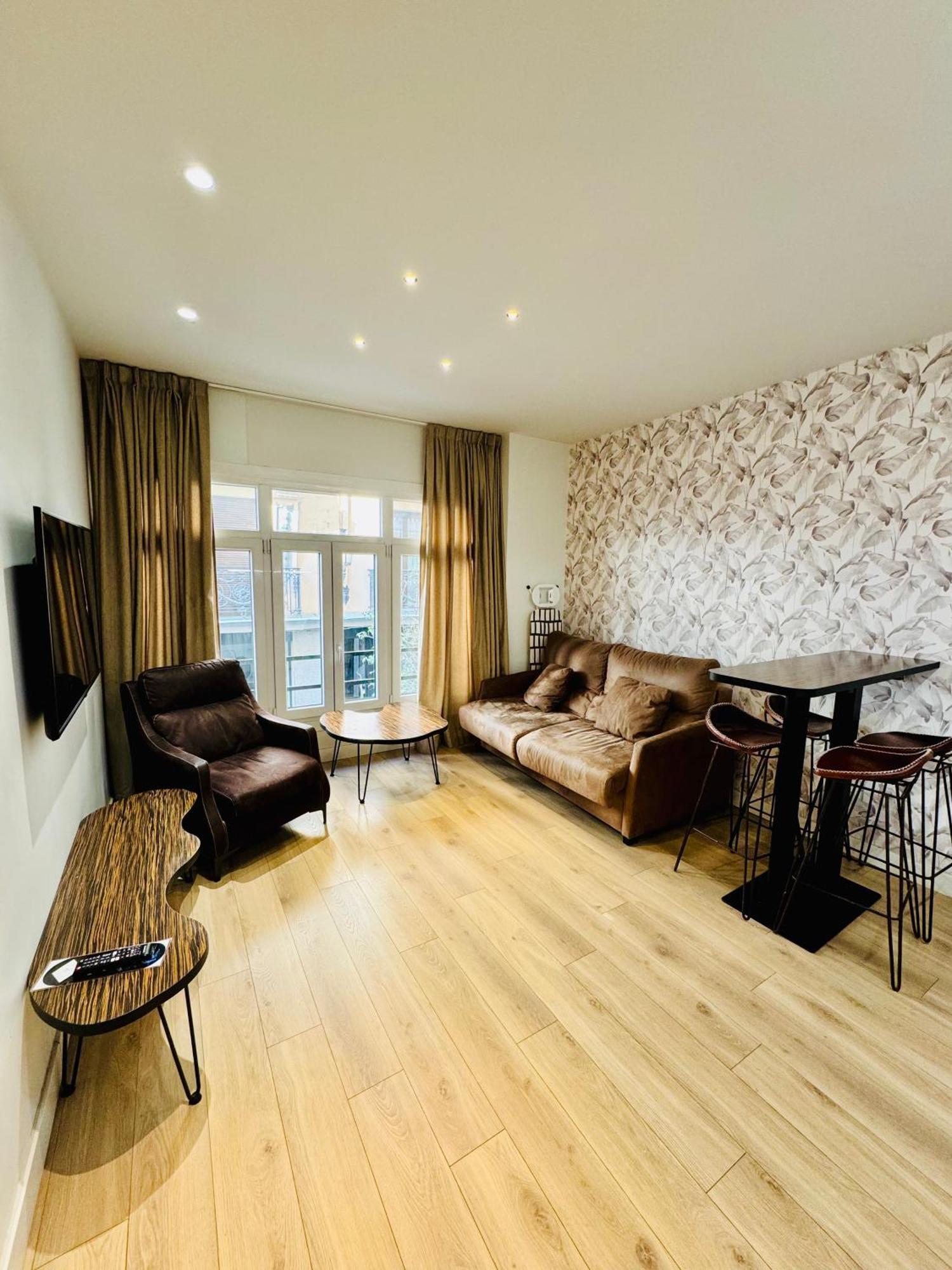 Apartamentos Apolo Madrid Kültér fotó