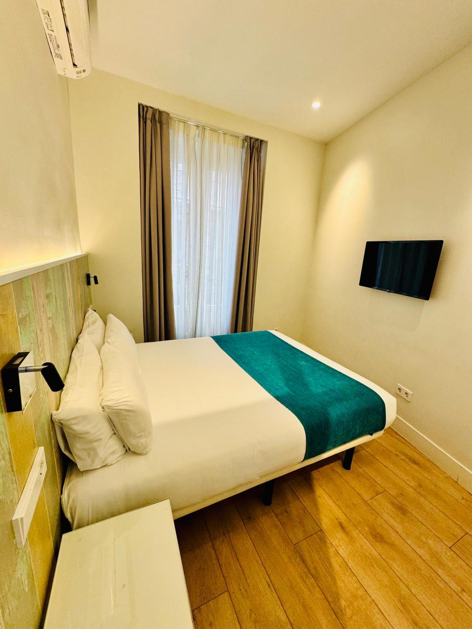 Apartamentos Apolo Madrid Kültér fotó